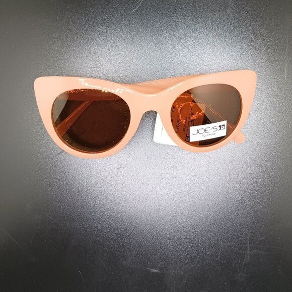 JOE'S jeans blush cat eye polarized sunglasses with case - Picture 2 of 13